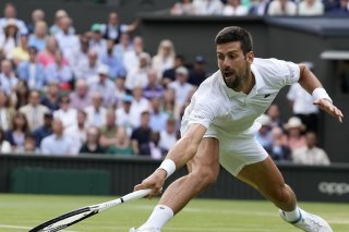 Novak Djokovic s'était incliné en finale l'année dernière à Wimbledon face à Carlos Alcaraz (archives). KEYSTONE/AP/KIRSTY WIGGLESWORTH